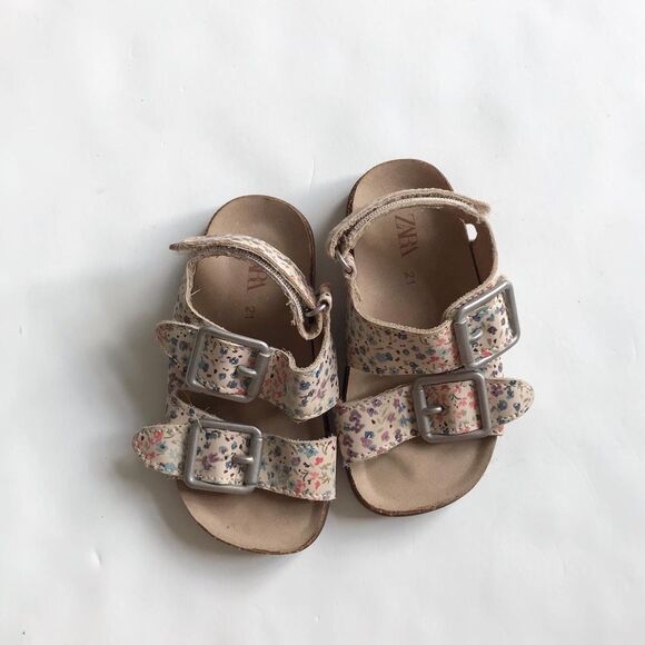 ZARA cream floral print buckle sandals EUC size 21(6) - Picture 3 of 8